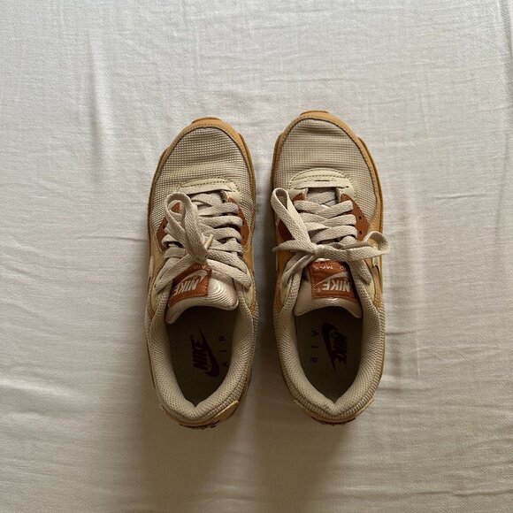 Nike Air Max 90 Sneakers in Caramel - Women's 7.5 - Picture 4 of 6
